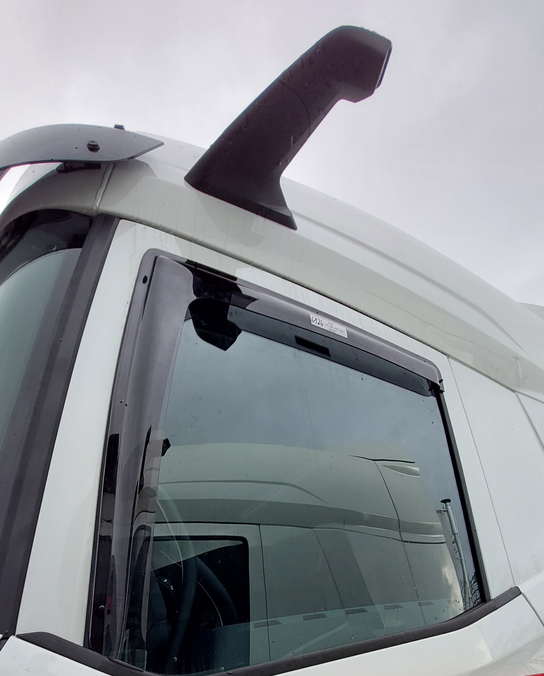 Vordere Windabweiser (1 Set) für DAF XF/XG/XG+/XD LHD & RHD TRUCK 2-DOOR, 2022-  für die Fahrer und Beifahrerseite